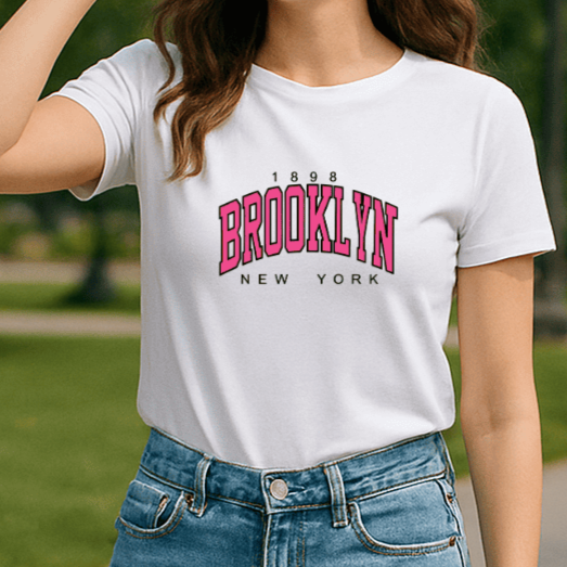 Camiseta Feminina | Estampa - Brooklyn New York Rosa