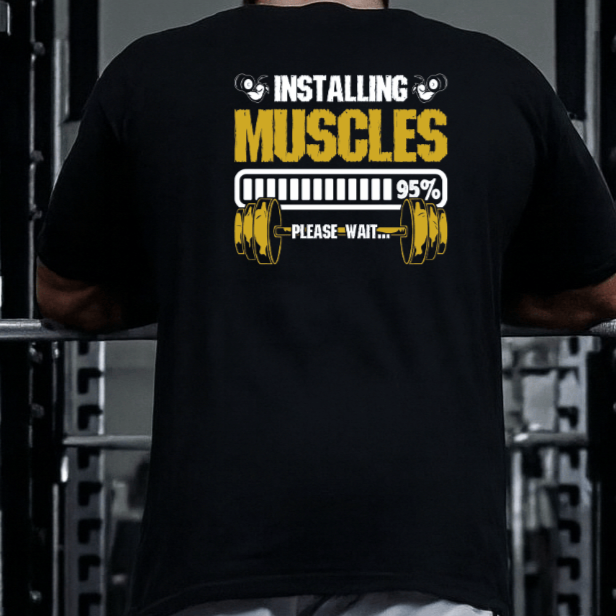Camiseta Masculina | Estampa Installing Muscles Amarelo