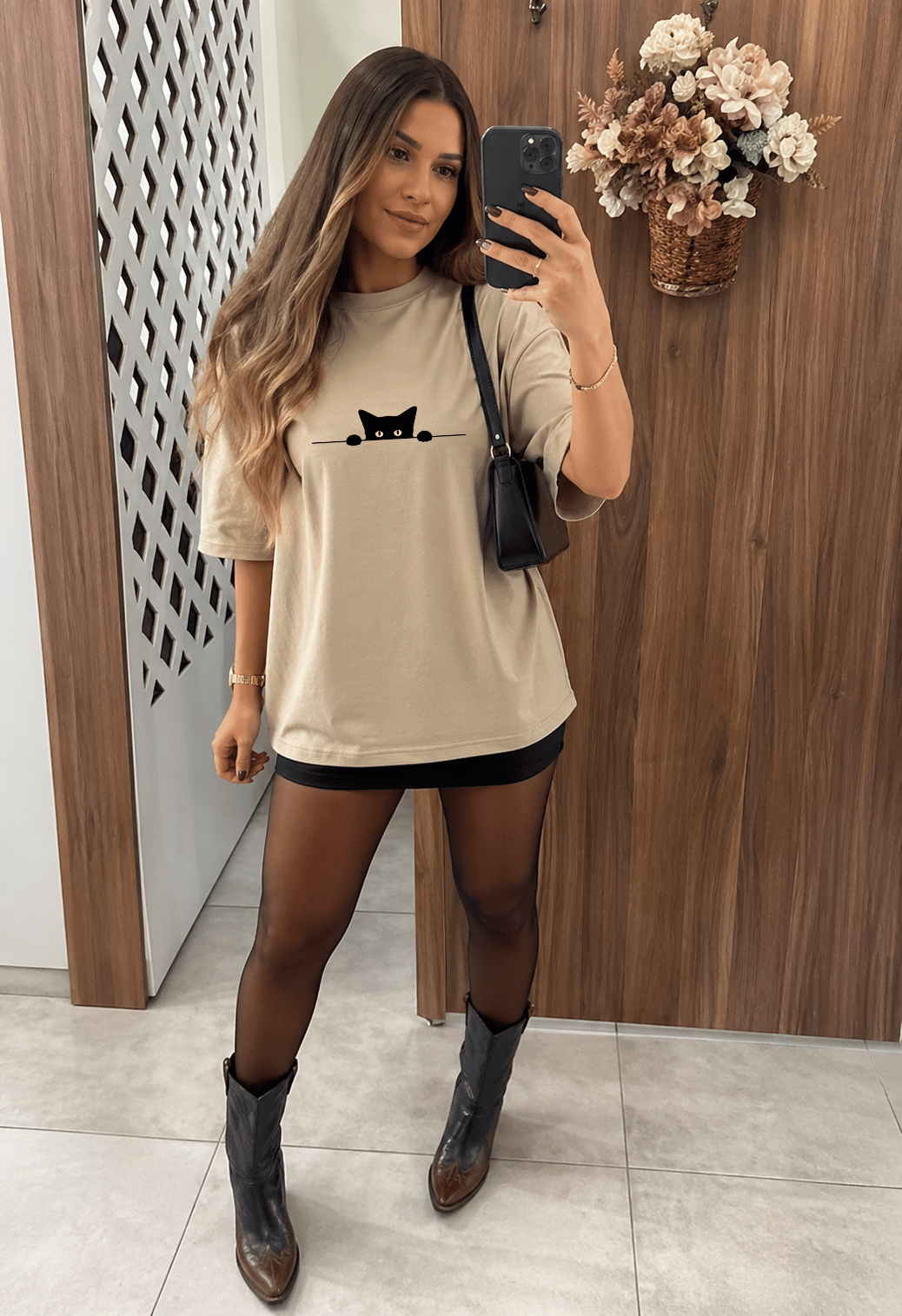 Camisetão Feminino Oversized - Almayda Peek Cat