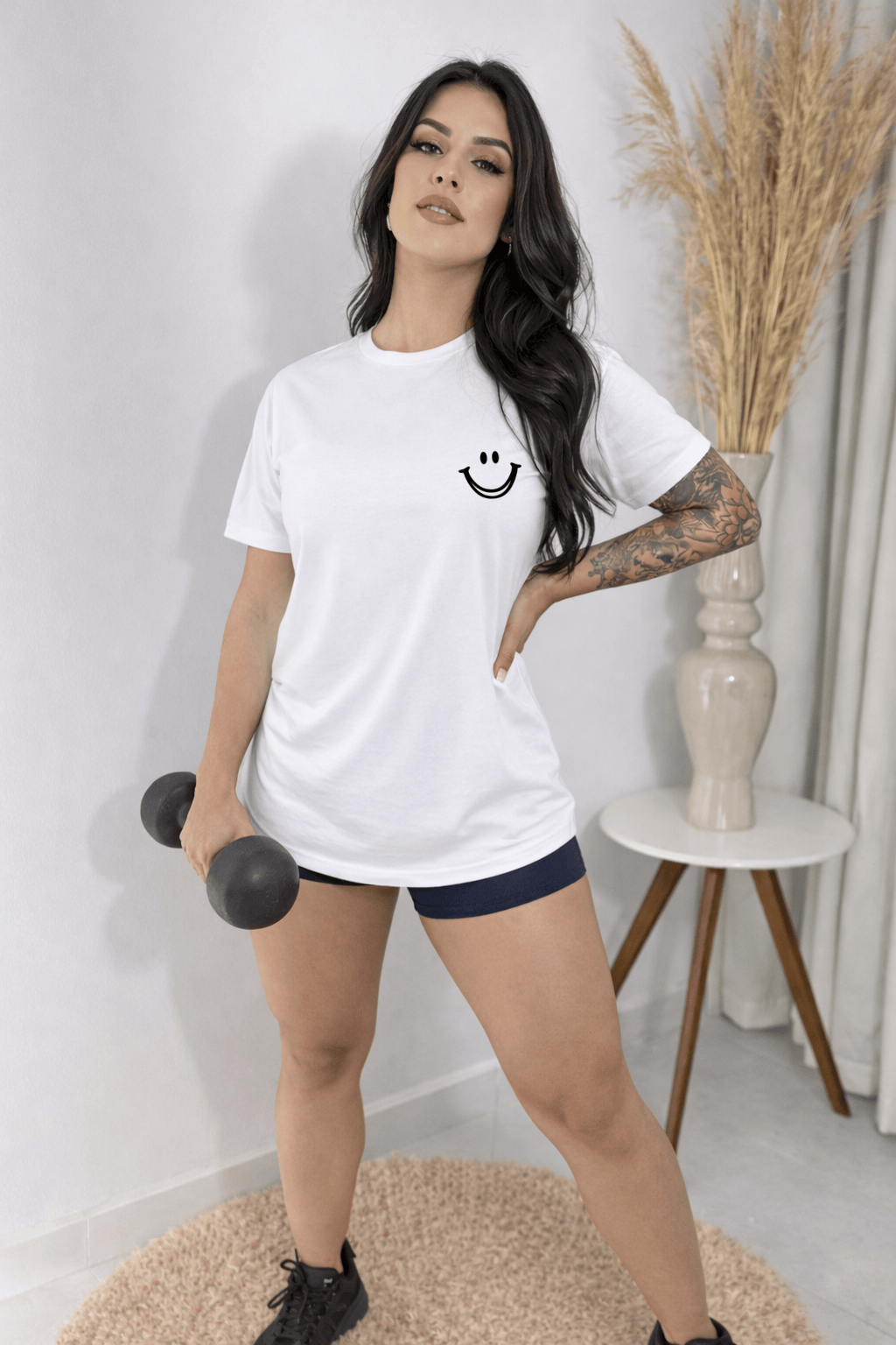 Camiseta Oversized Feminina | Estampa Sorrisinho Minimalista