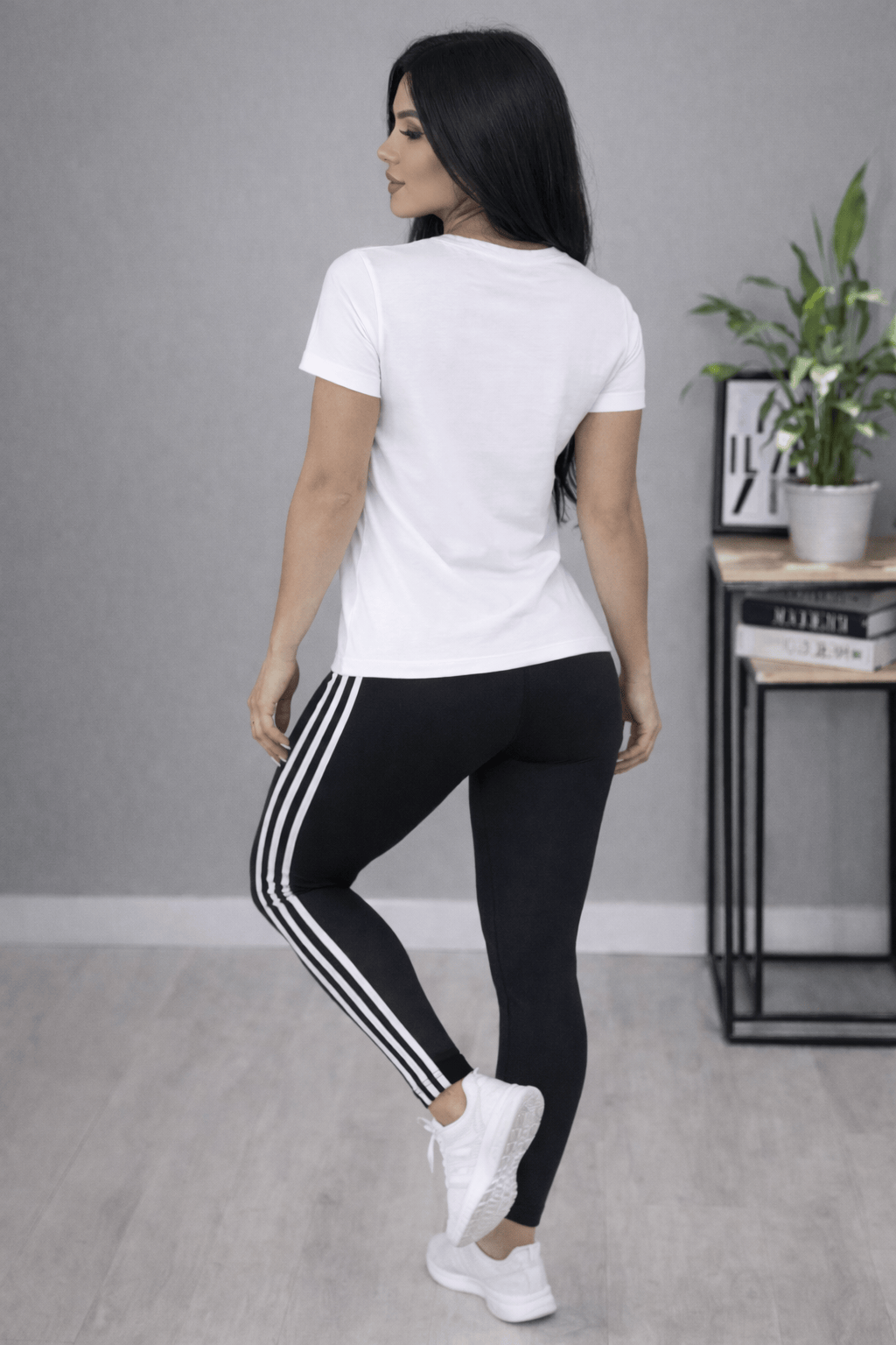 Camiseta Feminina Premium Manga Curta Tradicional Bunny Strong