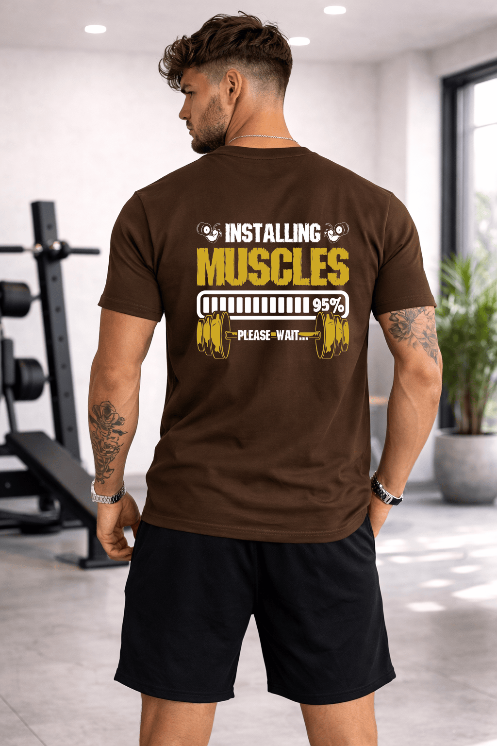 Camiseta Masculina Premium Manga Curta Tradicional   | Estampa Installing Muscles Please Wait Halteres