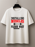 Camiseta Masculina Premium Manga Curta Tradicional - Installing Muscles Please Wait